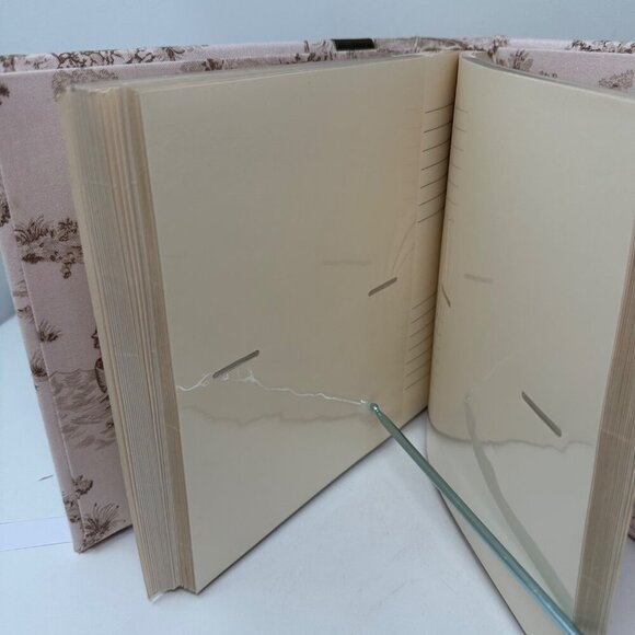Pink Brown Toile Padded Fabric Photo Album Bow Holds 200 4x6 Photos Gift Baby - Picture 3 of 15